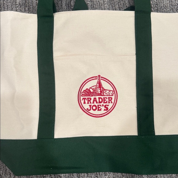 BRAND NEW ITEM NWT Trader Joe's Large Green Canvas Tote Bag🌲 - Picture 3 of 5